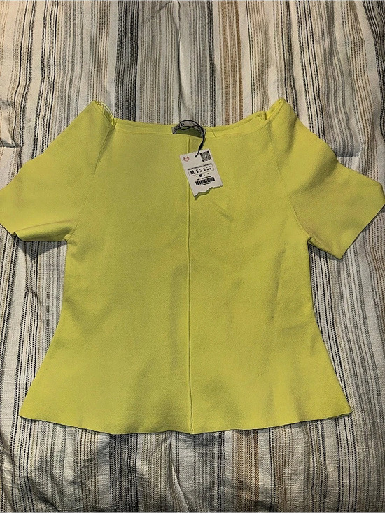 Zara Tops - Zara Yellow Short Sleeve Top medium